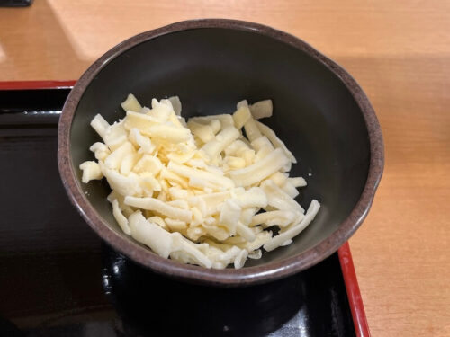 チーズは単品で注文することも可能。