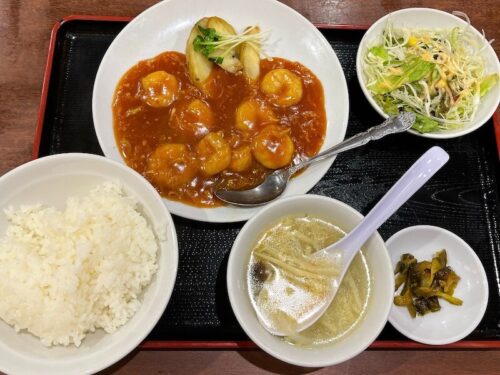 達磨（新宿）のエビチリ定食