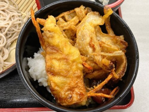 天丼はかき揚げとちくわ天