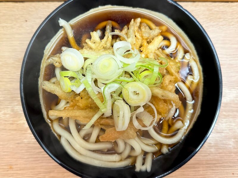 六文そば金杉橋店のごぼう天うどん