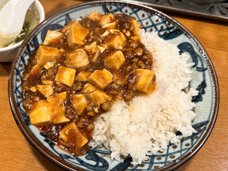 えびす飯店の麻婆豆腐丼