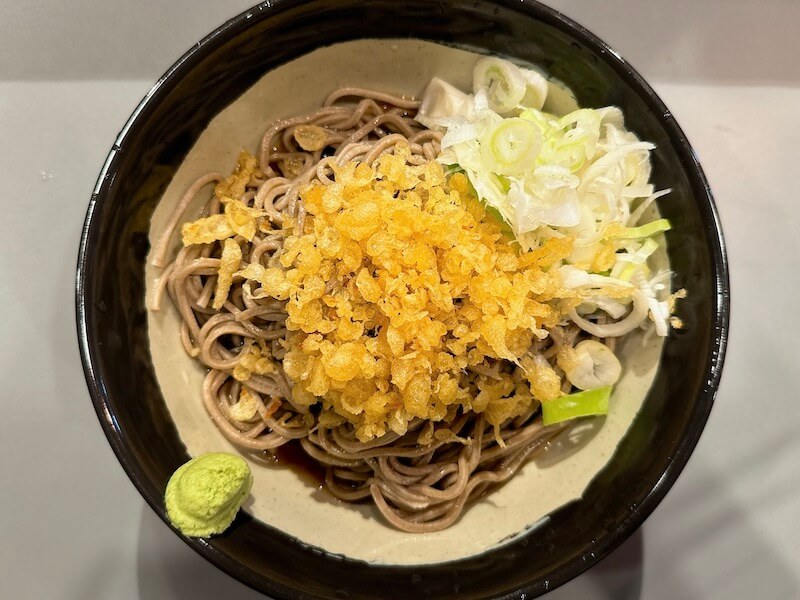 スタンドそば東京（岩本町）の冷やしたぬきそば