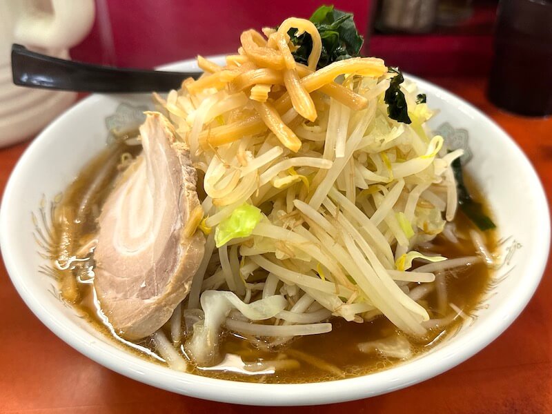 ほん田（小川町）のビッグラーメン（醤油）