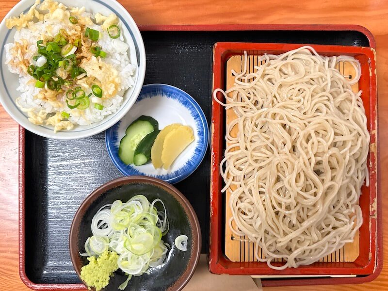 初台丸屋のたぬきご飯もりそばセット