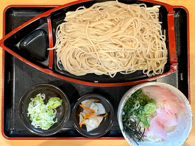 五六八（秋葉原）の日替わりセット（カンパチ丼）