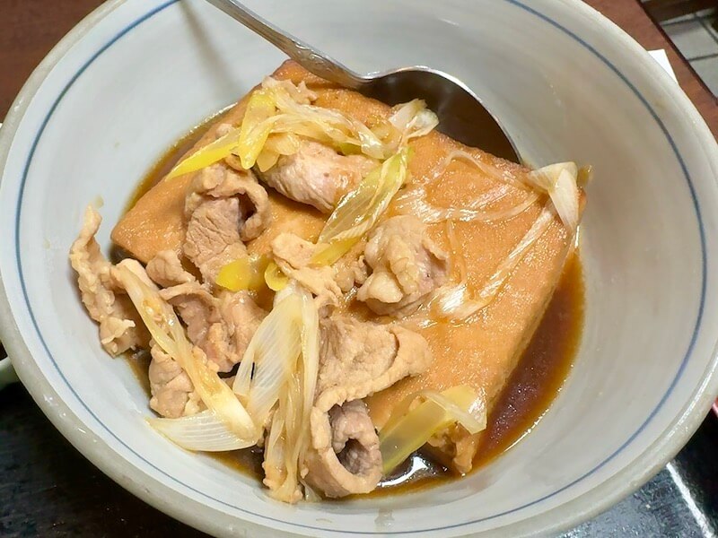 肉豆腐は豆腐1丁がドンと入っています