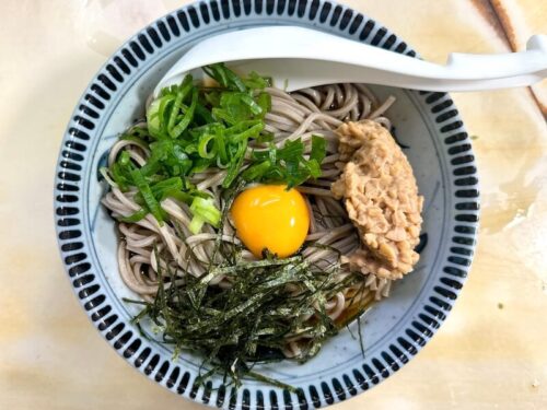 相州そば(関内)の冷やし納豆そば
