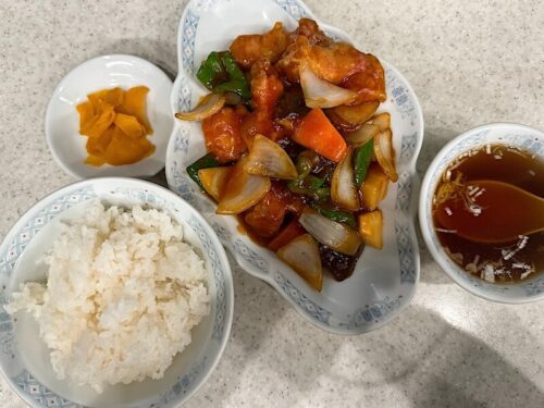 三富（東京駅）の酢豚定食