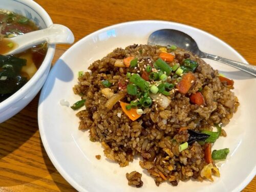 上海菜館（学芸大学）のガーリック黒炒飯