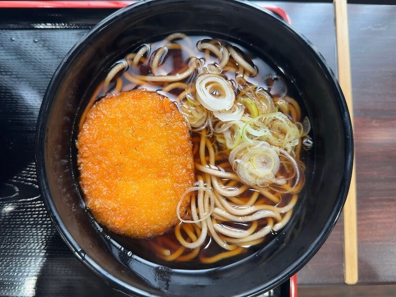 梅市(神保町)のコロッケそば