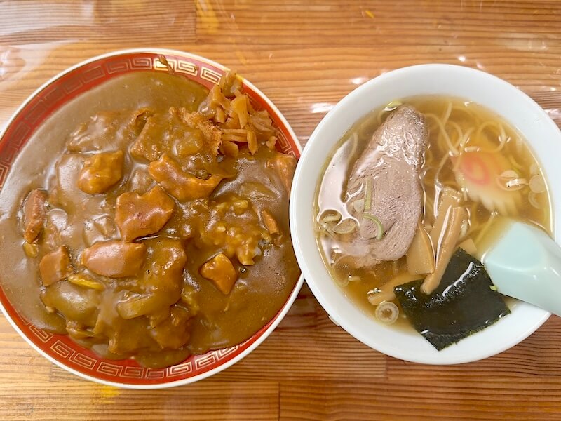 半カツカレーと半ラーメン
