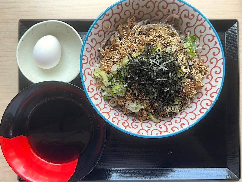 蕎麦噛む。(水道橋)の牛肉つけそば
