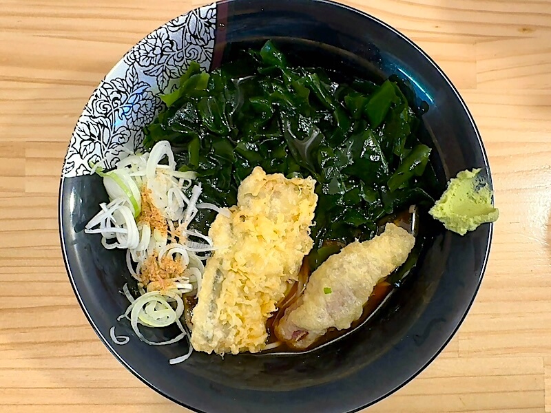 えんば（板橋区役所前）の冷やしわかめ、みょうが天、かます切り身天そば