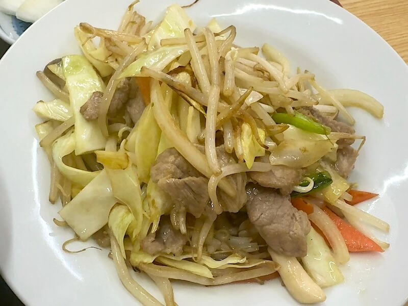 もやし、キャベツ、玉ねぎ、にんじん等入り