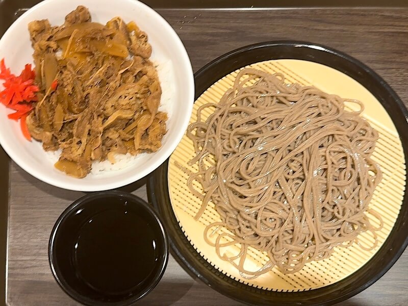 塩名人（市ヶ谷）の牛丼セット