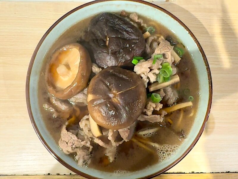 豊はる（小川町）の丸ごとしいたけ牛ばらそば