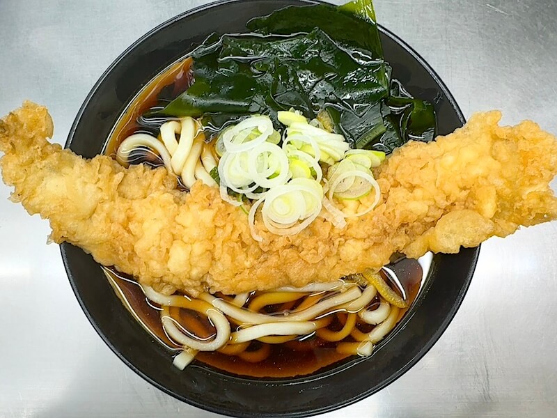 日栄軒（東神奈川駅）の穴子天うどん