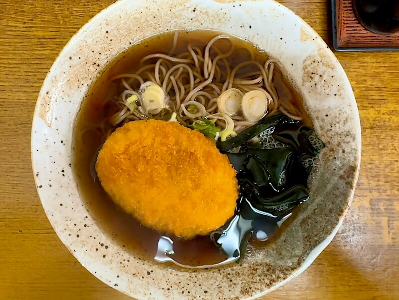 池尻蕎麦（池尻大橋）のコロッケそば