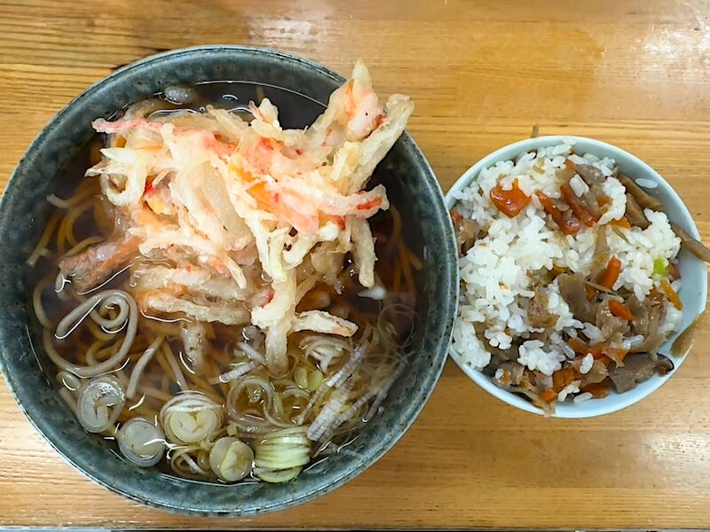 石かわ（志村三丁目）のかやくご飯セット