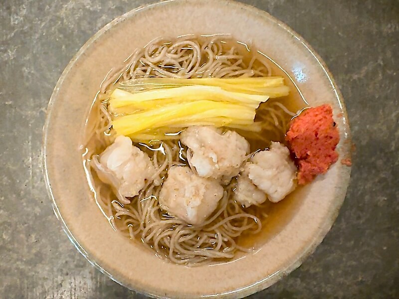 SUBA VS(渋谷)の牛ホルモンと黄ニラそば