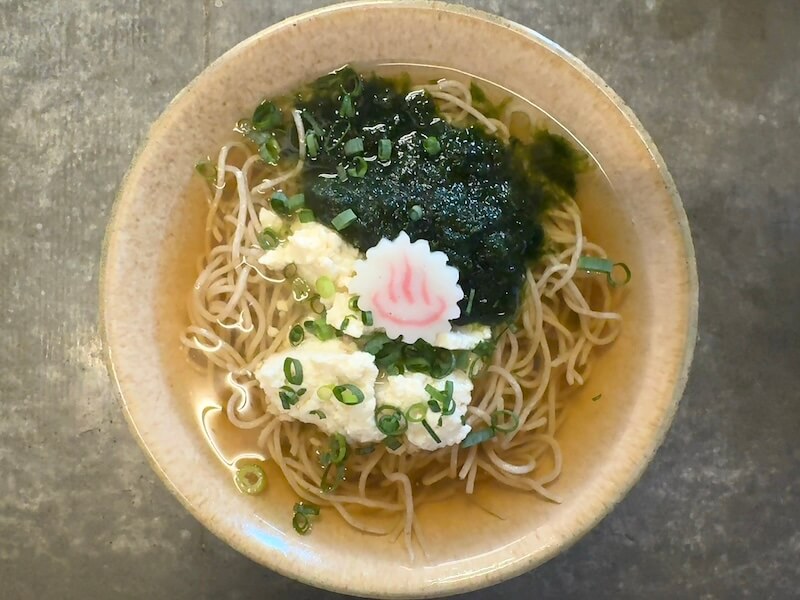 SUBA VS(渋谷)の沖縄県産ゆし豆腐と浜名湖県産生青海苔(冷やし)