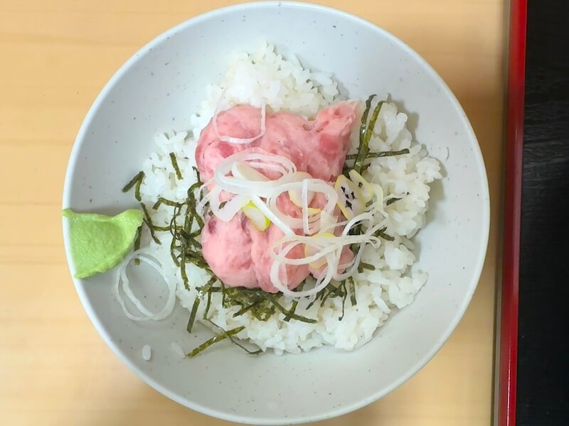 梅もとのミニマグロたたき丼