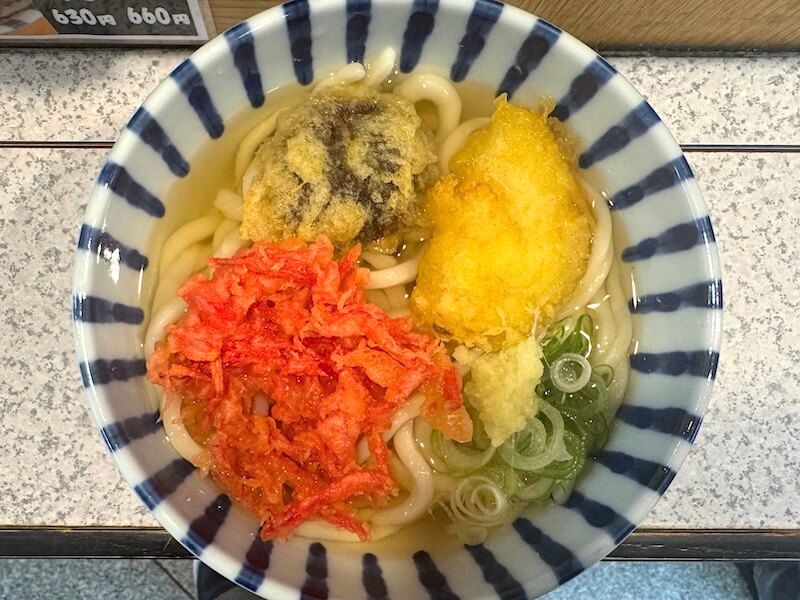 デイリーチコ（中野）のしいたけ天、紅生姜天、玉ねぎ天うどん