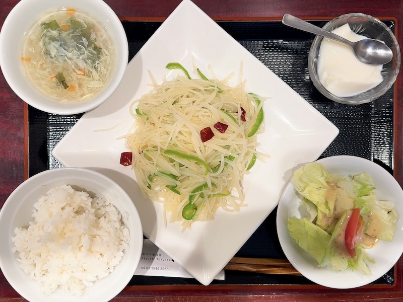 1833（巣鴨）のジャガイモ細切り炒め定食