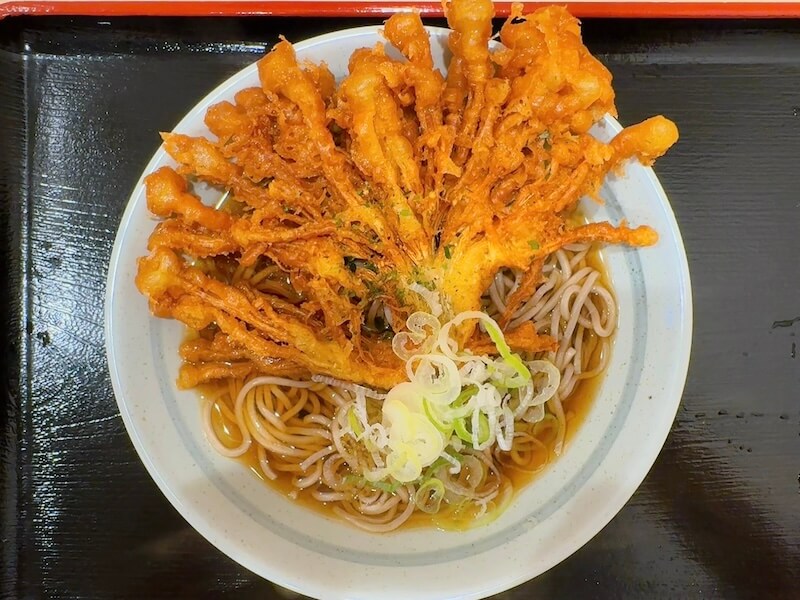 めとろ庵のえのき天そば