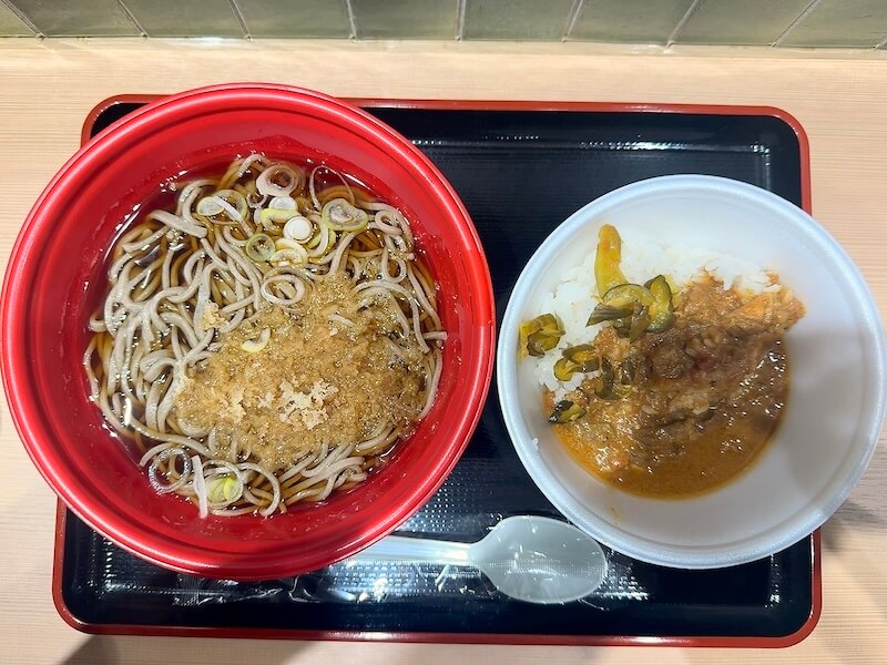 よもだそば二八の半よもだカレー半たぬき