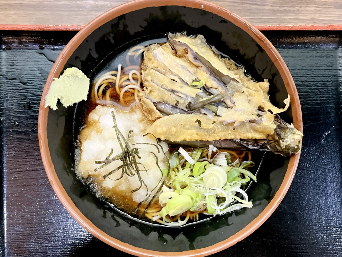 信州そば本陣の冷やしナス天おろしそば
