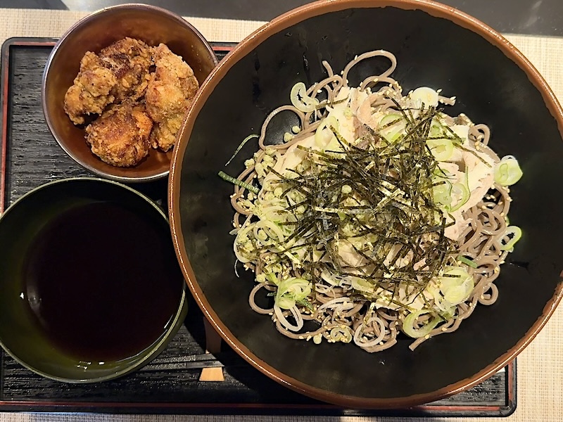 陸人の肉そば