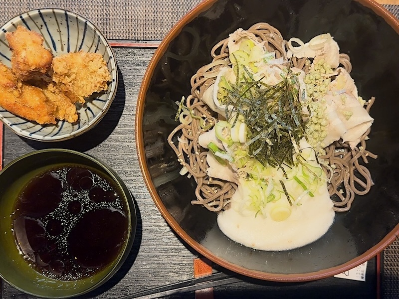 陸人のとろろ肉蕎麦