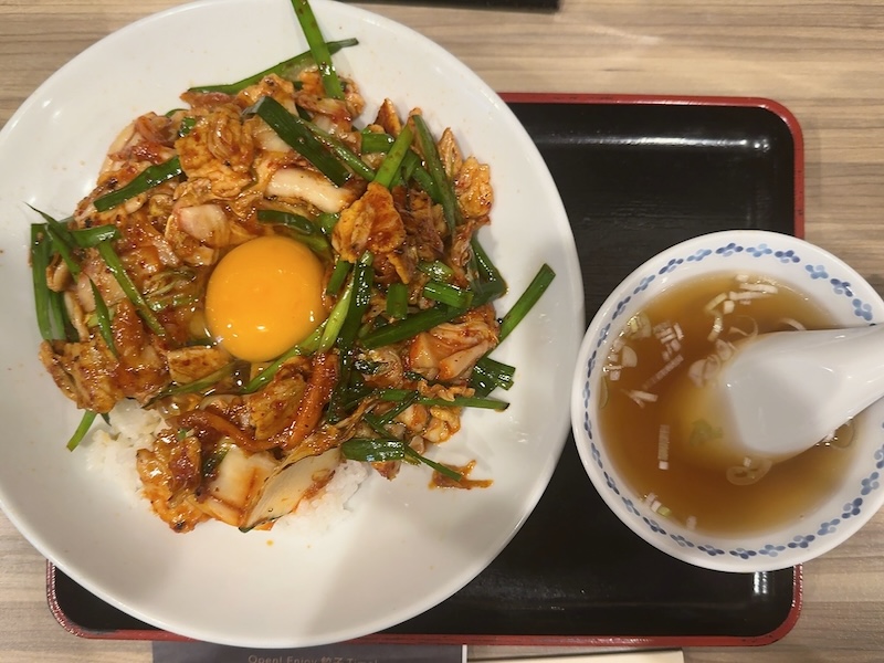 開楽の豚キムチ丼