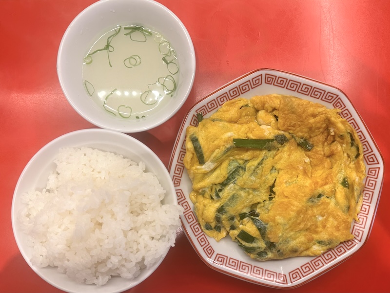 レバニラ中華満腹のニラ玉定食