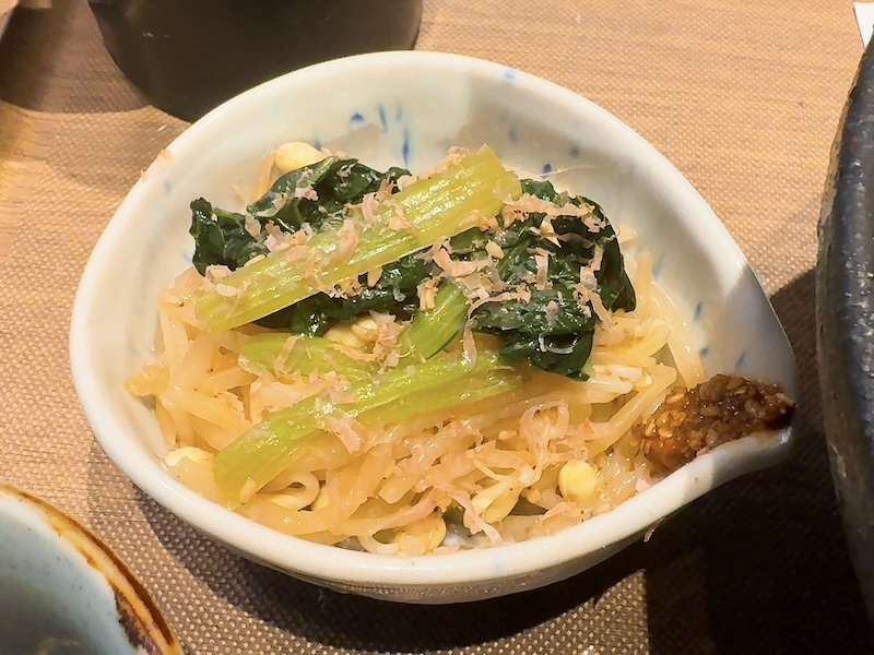 トムラウシの豆もやしと小松菜のナムル