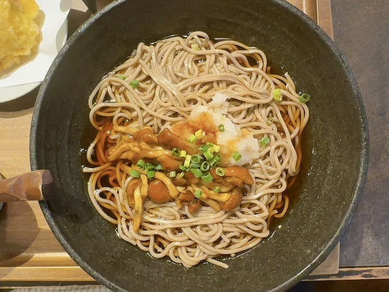 トムラウシのなめこおろしぶっかけそば